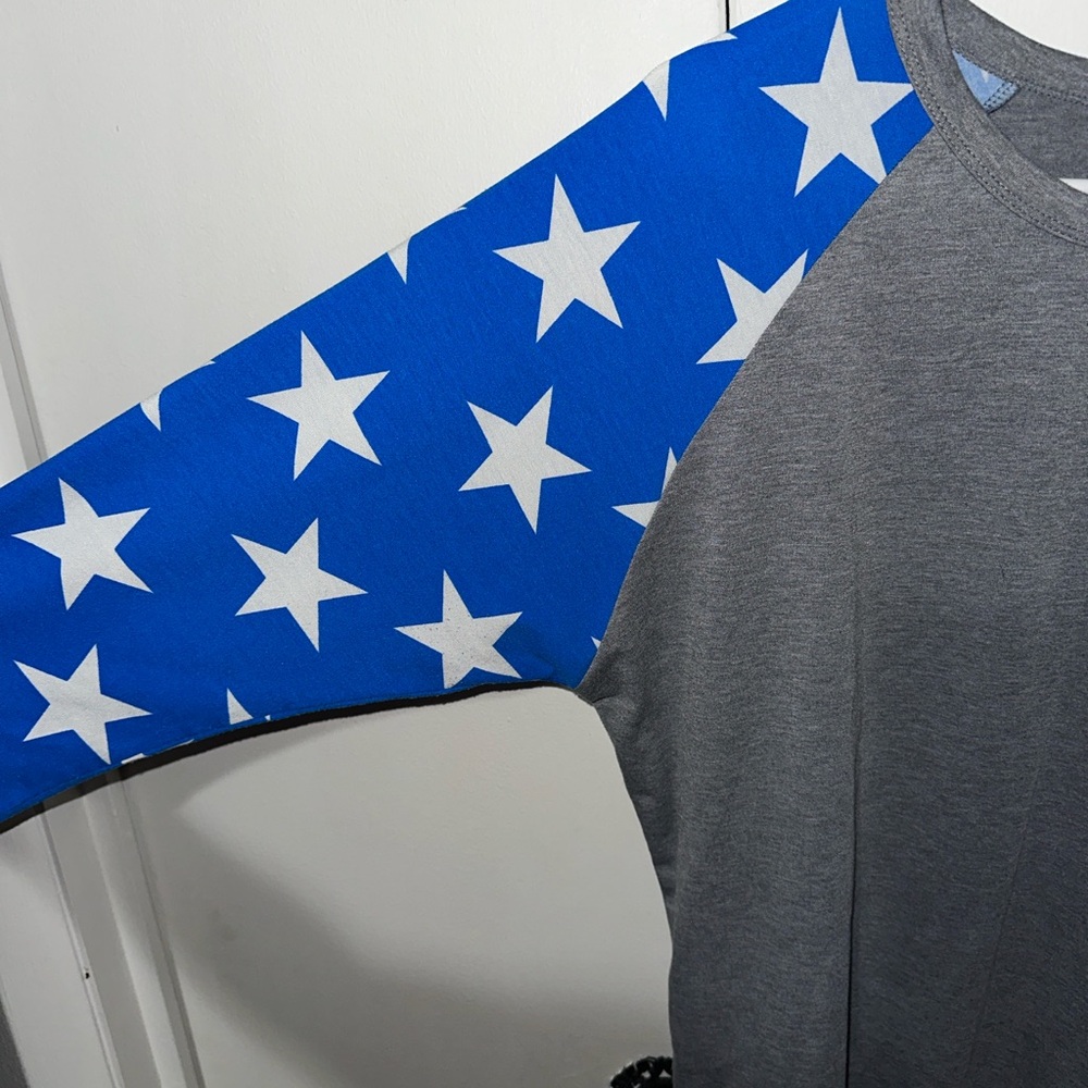 LuLaRoe Randy with Flag Sleeves - Picture 4 of 7
